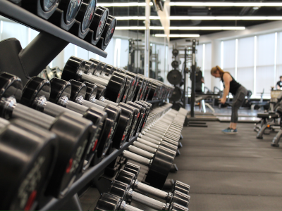 Danielle Cerullo Frau im Gym